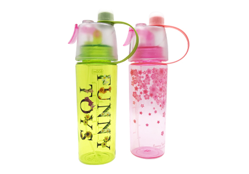 スプレー付きのボトル