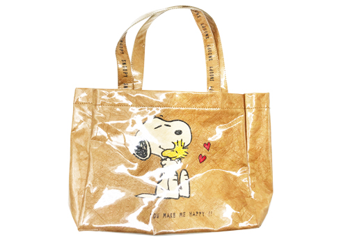 クラフト紙のバッグ