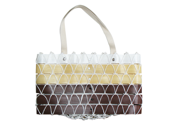 ナイロンの編みバッグ